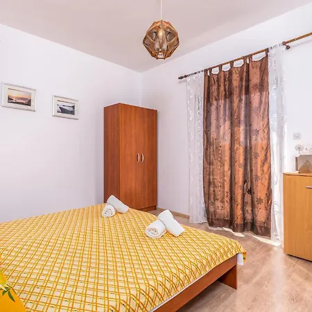 Gorgeous In Krk With Kitchen *