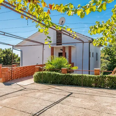 Appartement Gorgeous In Krk With Kitchen