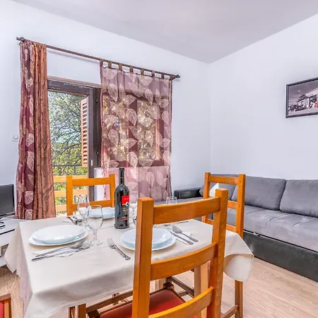 Gorgeous In Krk With Kitchen Appartement Krk Town