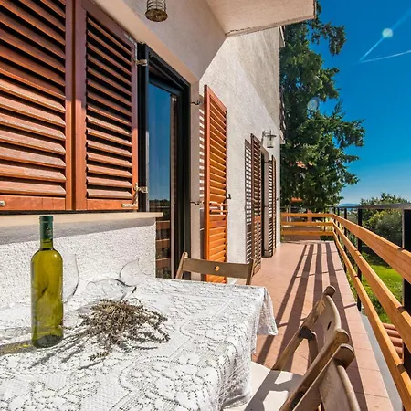 Gorgeous In Krk With Kitchen Appartement