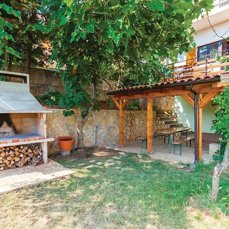 Apartment Gorgeous In Krk With Kitchen *