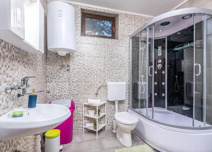 아파트 Gorgeous In Krk With Kitchen *